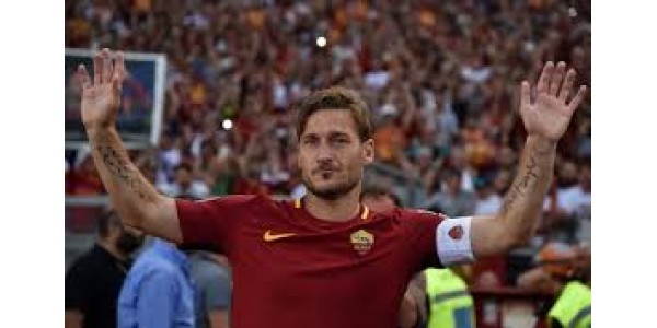 Florentino jahtaa Totti pelipaidat